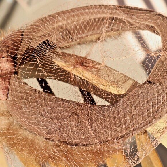 Vintage Mink Fur Pillbox Hat Bow Mesh Net Veiling Party Antique Boxed - Picture 7 of 12